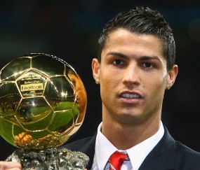 开云APP-F1新赛季揭幕战之夜，当赛道轰鸣遇见英格拉姆的稳定输出