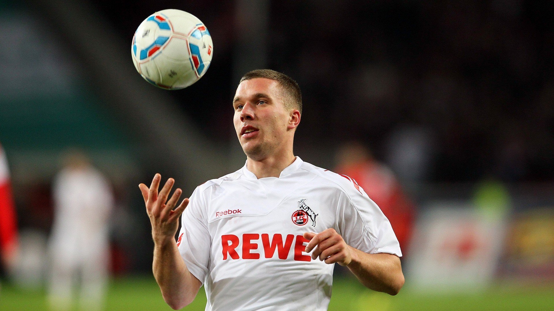 掘金压制北京队，爱德华兹成为关键先生，当狼性撕碎长城