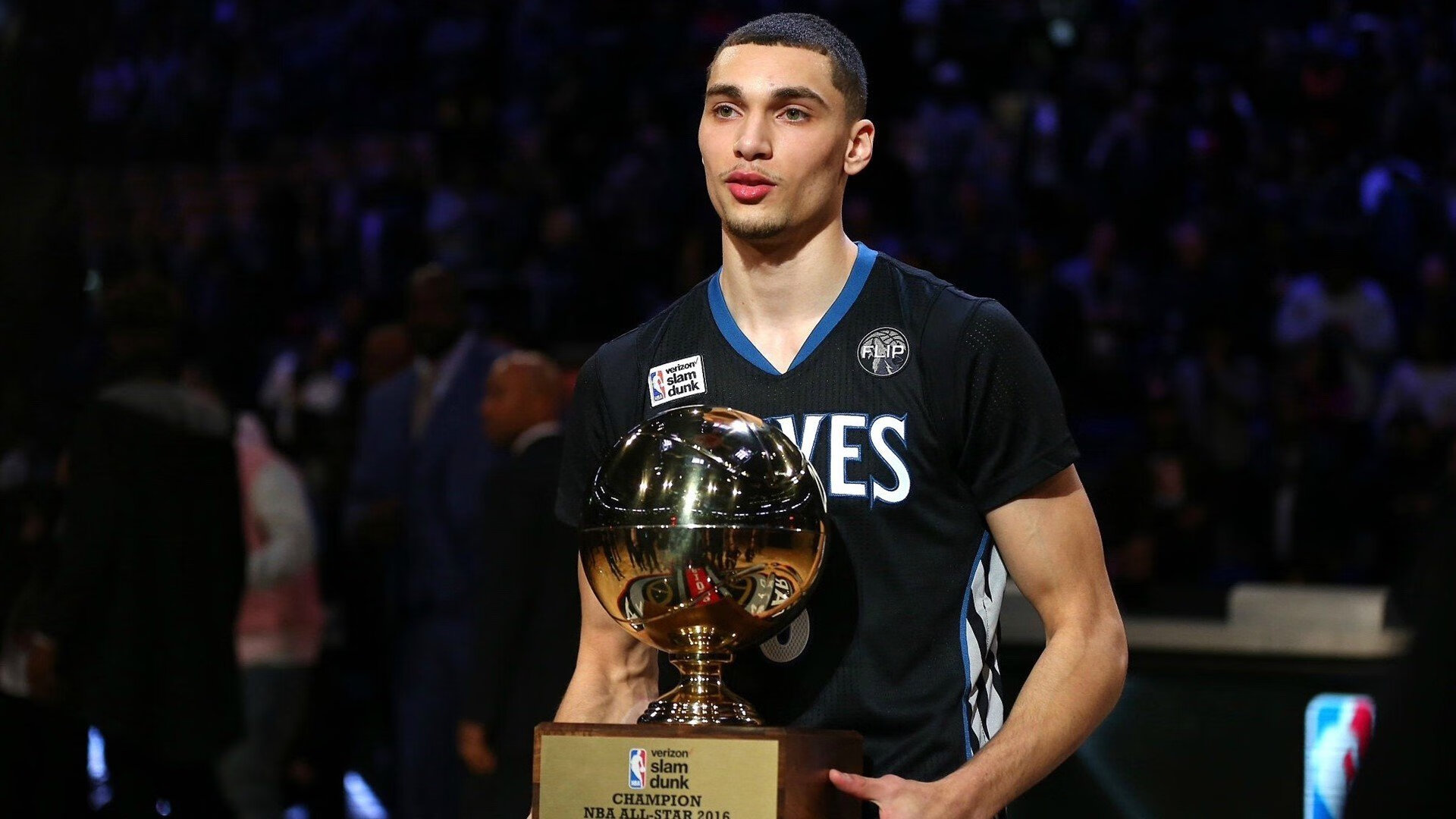 德甲争冠战之夜，特奥关键节点连续得分，改写的不只是积分榜