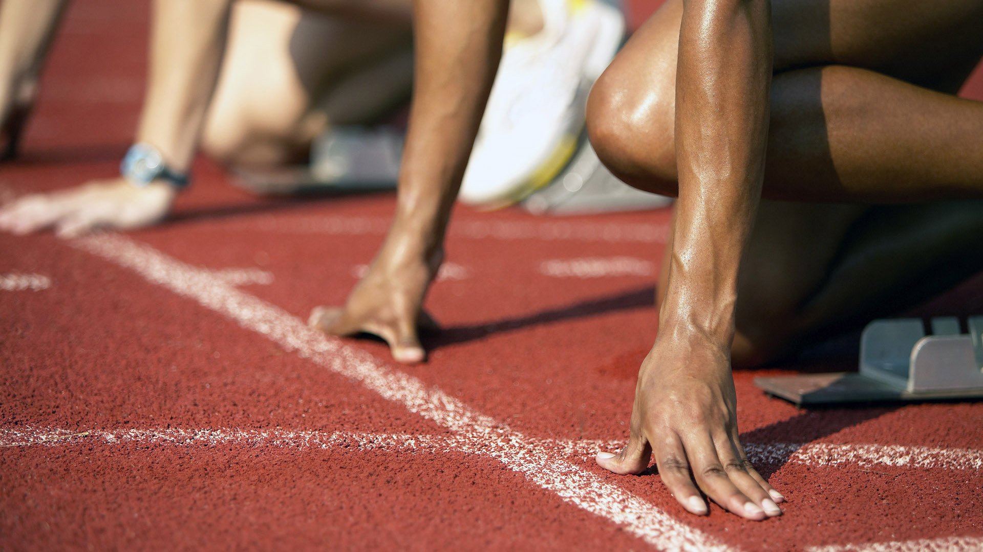 姆巴佩一剑封喉，莱比锡红牛橙色风暴中击碎荷兰神话